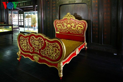 Benda peninggalan sejarah yang tak ternilaikan harganya dari Museum Istana Kerajaan Hue - ảnh 5